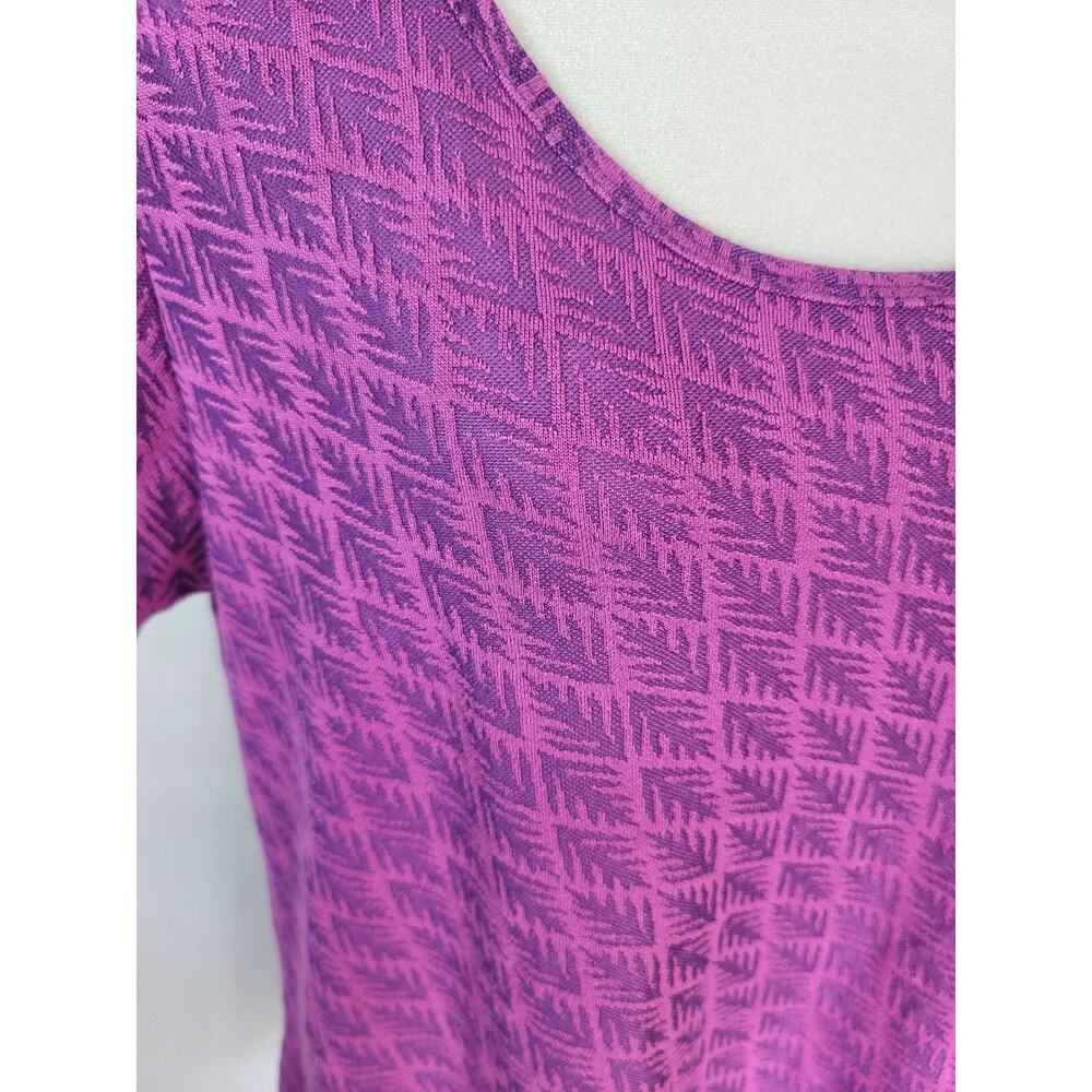 LuLaRoe Purple Feathers Short Sleeve Tunic Top Women's Size Large High-Low Hem - Picture 6 of 9
